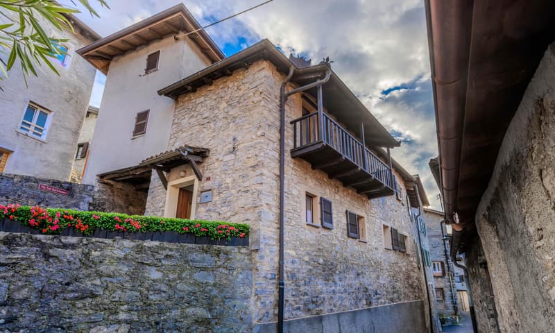 GRANDE CASA RUSTICA DI CHARME DI 4.5 LOCALI A CABBIO (2)