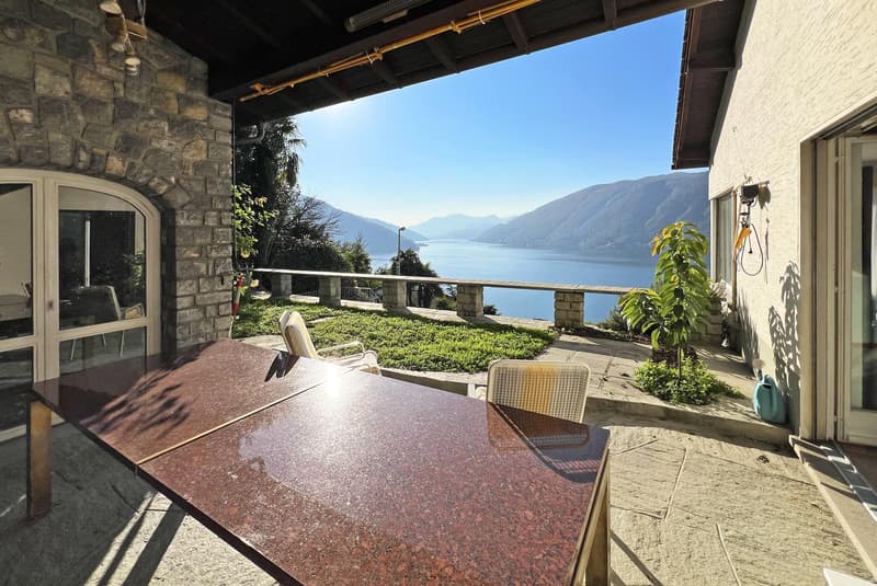 VILLA 6.5 LOCALI CON STUPENDA VISTA LAGO E PISCINA A BISSONE (1)