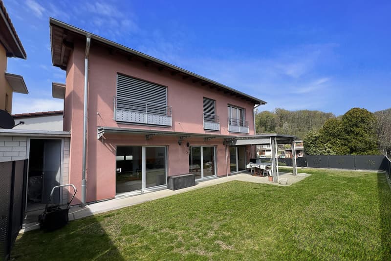 AMPIA VILLA 5.5 LOCALI CON GIARDINO PIANEGGIANTE A BESAZIO (2)