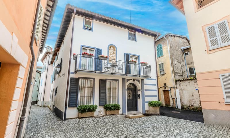 STUPENDA E AMPIA VILLA DI CHARME DI 5.5 LOCALI A MELIDE (2)