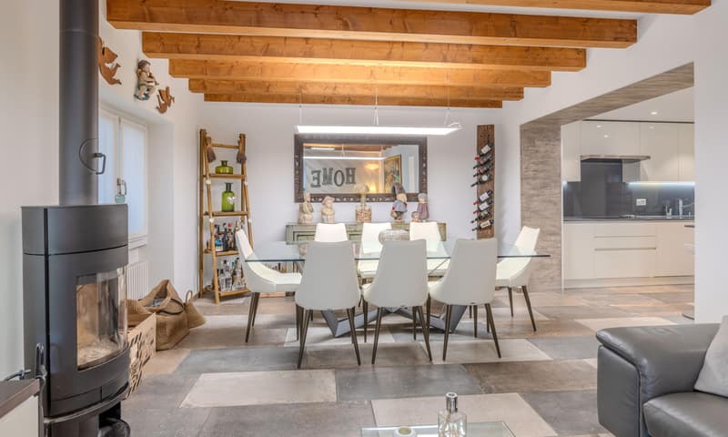 STUPENDA E AMPIA VILLA DI CHARME DI 5.5 LOCALI A MELIDE (1)