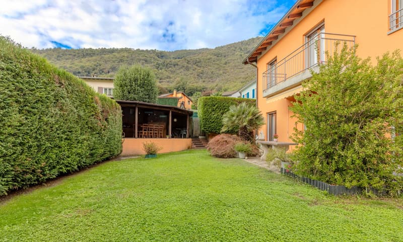 BELLISSIMA CASA 6.5 CON GROTTO E GIARDINO A RIVA SAN VITALE (2)