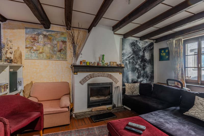 AFFARE - CARATTERISTICA CASA DI 7.5 LOCALI RINNOVATA A BRENO (1)