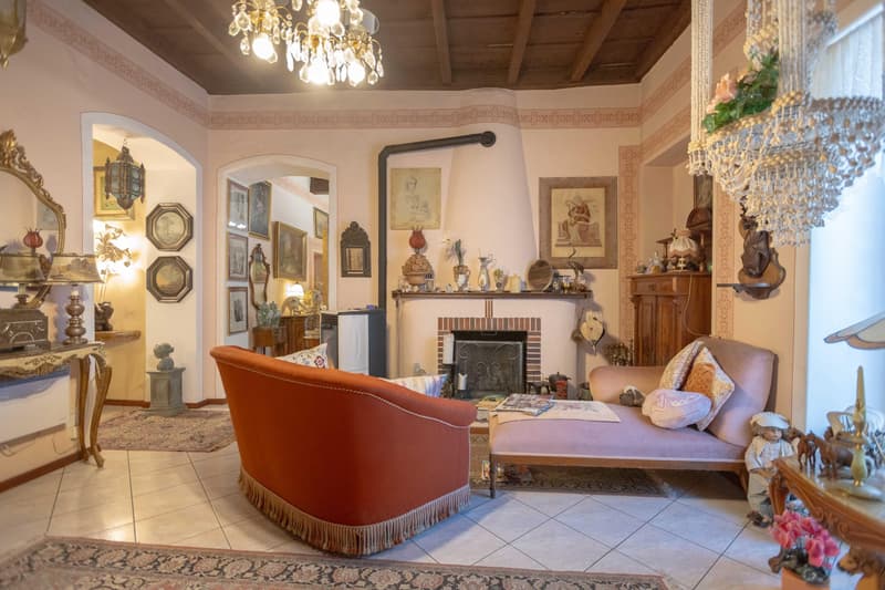 ROMANTICA VILLA STORICA 6.5 LOCALI CON CORTE A BRISSAGO (3)
