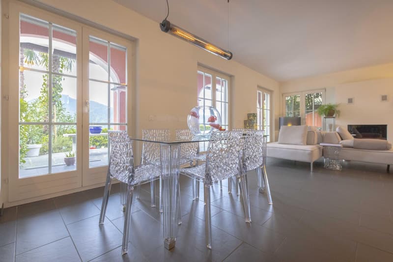 MERAVIGLIOSA VILLA 5.5 CON VISTA LAGO IN COLLINA D'ORO (3)