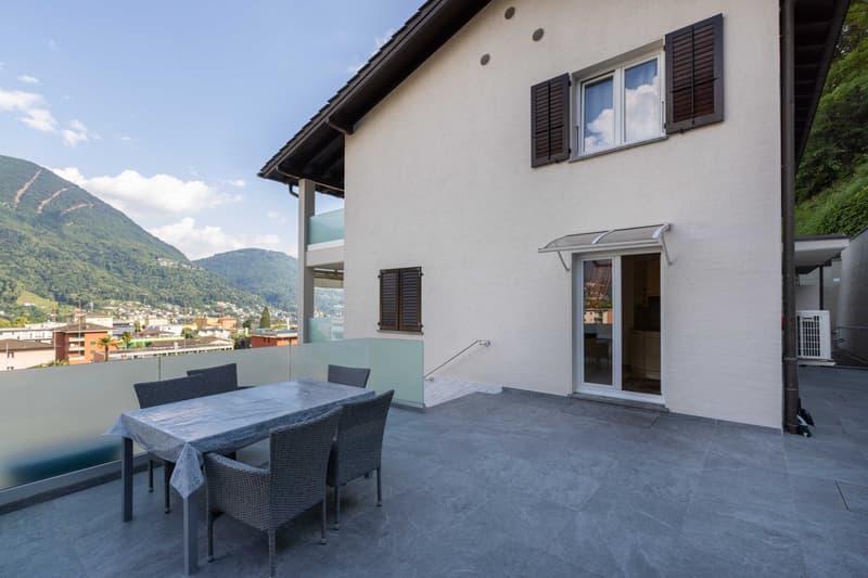AMPIA VILLA 7.5 LOCALI COME NUOVA VISTA LAGO A CANOBBIO (3)