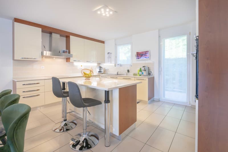 BELLISSIMA E MODERNA CASA 4.5 LOCALI CON VISTA LAGO A PURA (4)