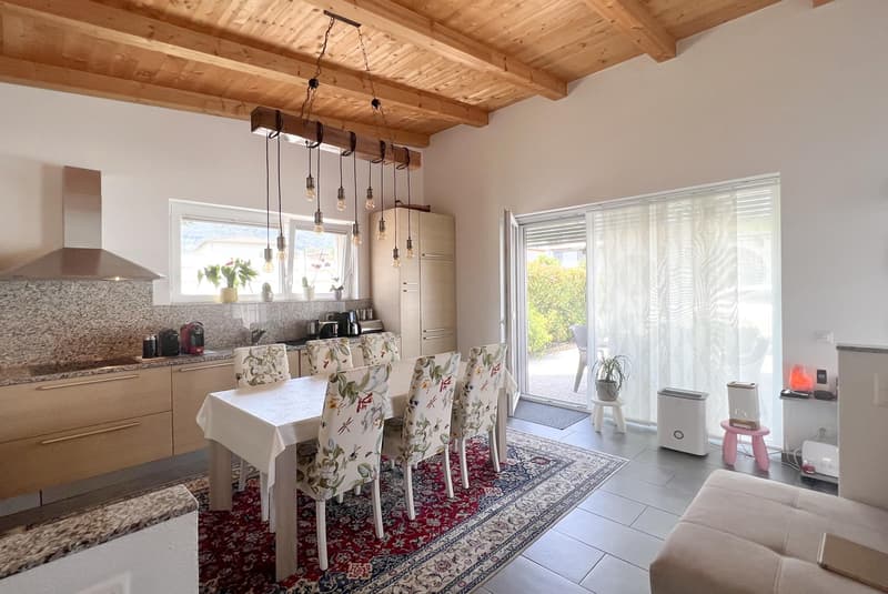 ACCOGLIENTE DUPLEX DI 4.5 LOCALI CON AREA ESTERNA A MAGLIASO (2)