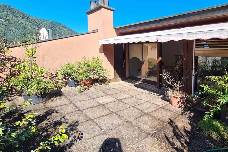 ACCOGLIENTE CASA 5.5 LOCALI IMMERSA NEL VERDE A MELANO (3)
