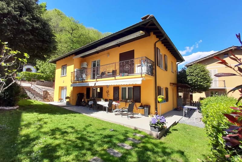 SPAZIOSA VILLA BIFAMILIARE CON GRANDE GIARDINO A CANOBBIO (1)