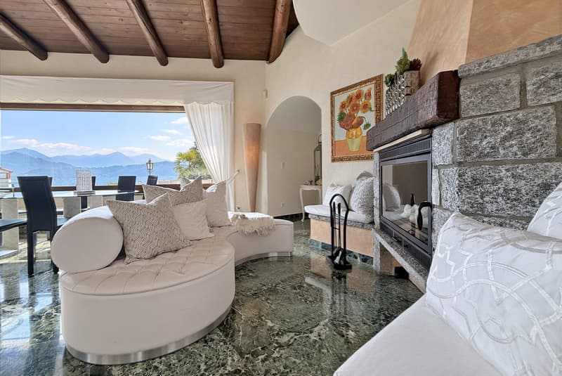 STUPENDA VILLA 5.5 CON VISTA LAGO E PISCINA INTERNA A PURA (10)