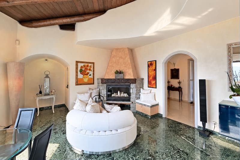 STUPENDA VILLA 5.5 CON VISTA LAGO E PISCINA INTERNA A PURA (5)