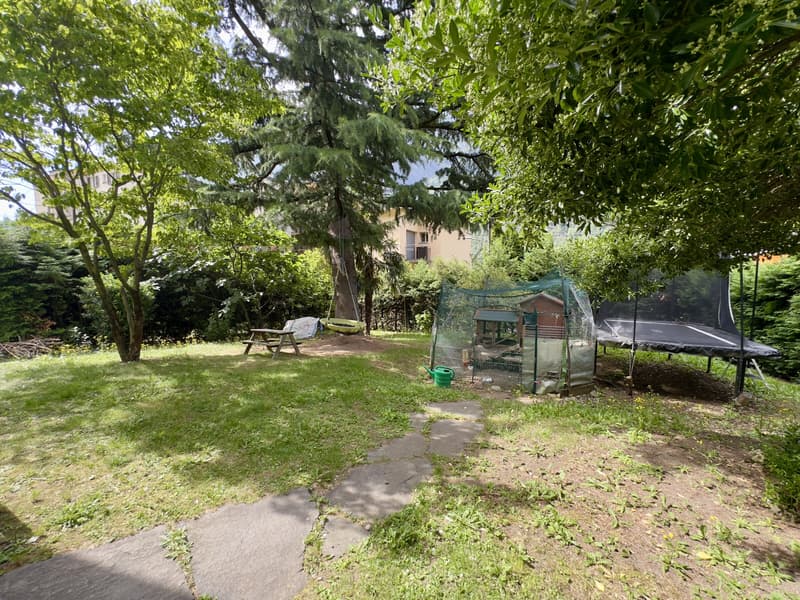 CASA UNIFAMILIARE DI 7 LOCALI CON AMPIO GIARDINO A GIORNICO (2)