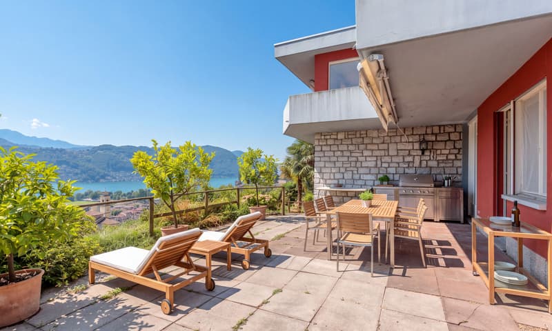 VILLA 6.5 LOCALI DA RINNOVARE VISTA LAGO MOZZAFIATO AD AGNO (1)