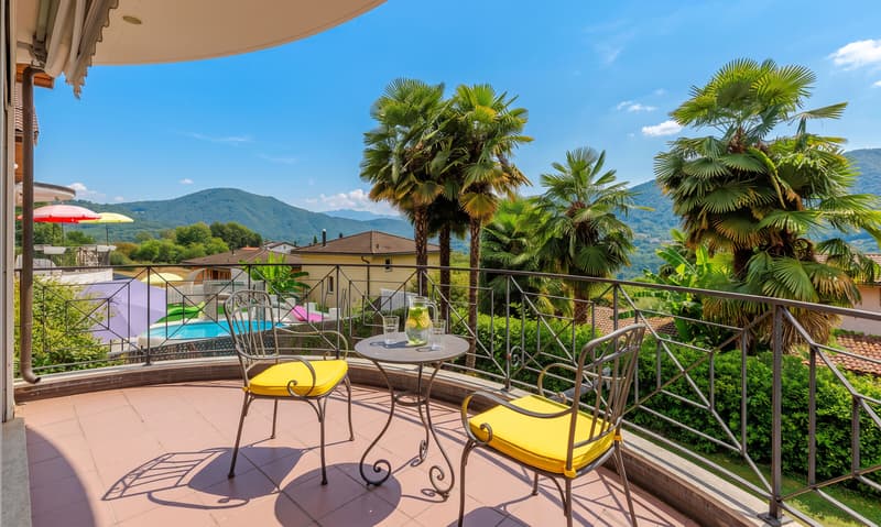SPLENDIDA VILLA 7.5 LOCALI CON GIARDINO PRIVATO A MONTEGGIO (1)