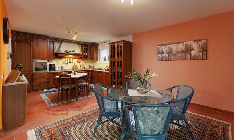 SPLENDIDA VILLA 7.5 LOCALI CON GIARDINO PRIVATO A MONTEGGIO (2)