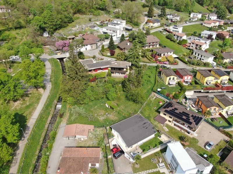 AMPIO TERRENO EDIFICABILE CON PROGETTO APPROVATO A MEZZOVICO (4)