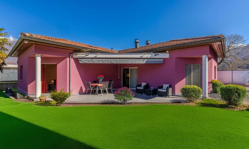 VILLA DI 6.5 LOCALI CON GIARDINO PIANEGGIANTE A CONTONE (1)