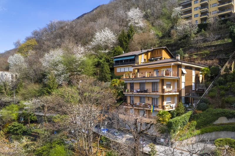 STABILE DI 4 UNITÃ CON VISTA DA SOGNO A CAMPIONE D'ITALIA (8)