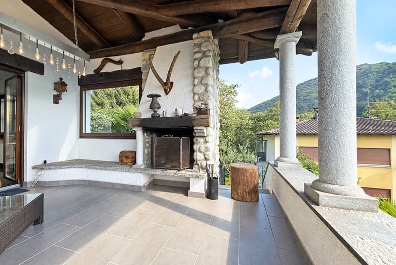 BELLA VILLA 5.5 LOCALI VISTA LAGO CON PISCINA INTERNA A PURA (6)