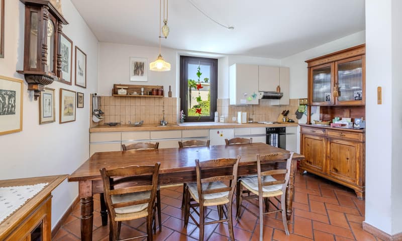 AMPIA E PITTORESCA CASA DI 7.5 LOCALI CON GIARDINO A VACALLO (4)