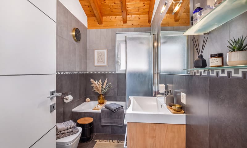 MODERNO ATTICO DI 3.5 LOCALI CON TERRAZZA A VILLA LUGANESE (7)