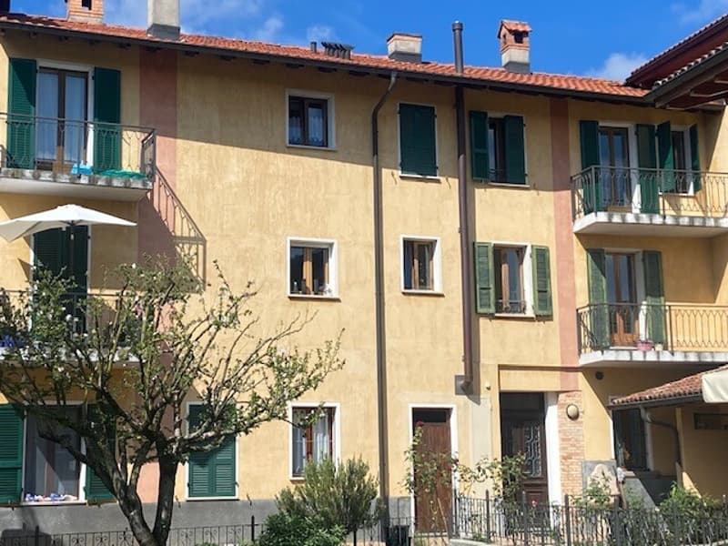 COMODO 2.5 LOCALI RISTRUTTURATO IN RUSTICO TOSCANO A STABIO (2)