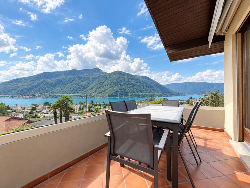 AFFITTASI 5.5 LOCALI CON GIARDINO E VISTA LAGO A MELANO (3)