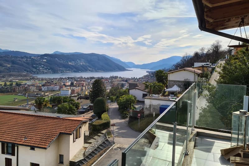 SPAZIOSO ATTICO 5.5 CON AMPIA TERRAZZA VISTA LAGO A BIOGGIO (5)