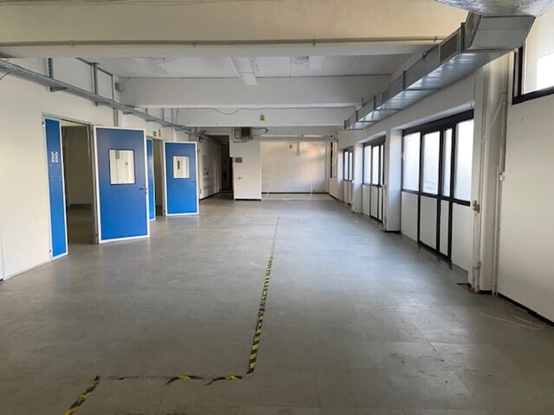 AMPIO STABILE ARTIGIANALE/COMMERCIALE INDIPENDENTE A BALERNA (4)