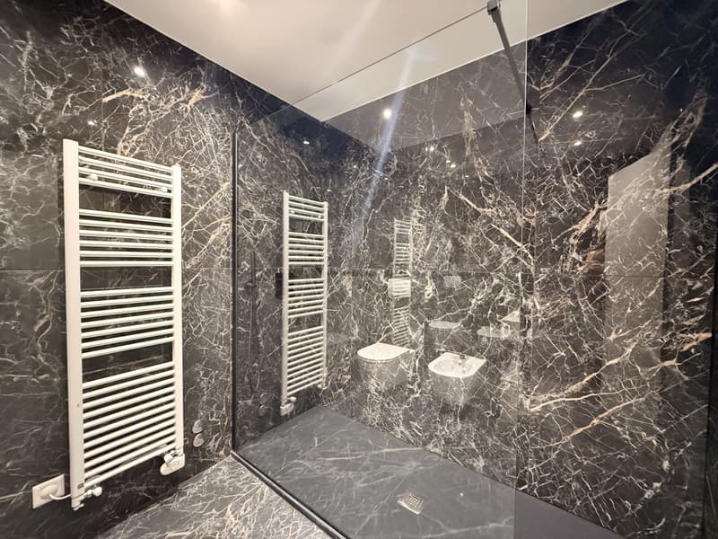 ELEGANTE 4.5 LOCALI CON VERANDA E SCORCIO SUL LAGO A LORETO (7)