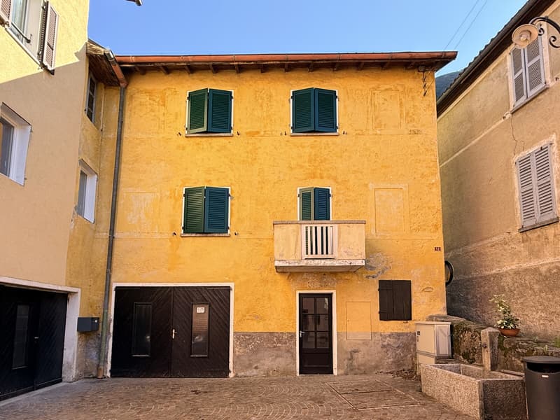 AFFITTASI BELLA DIMORA RIATTATA CON GIARDINO E BOX A PUGERNA (1)