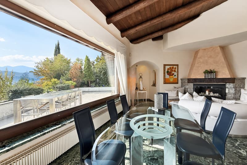 STUPENDA VILLA DI 5.5 LOCALI VISTA LAGO CON PISCINA A PURA (8)
