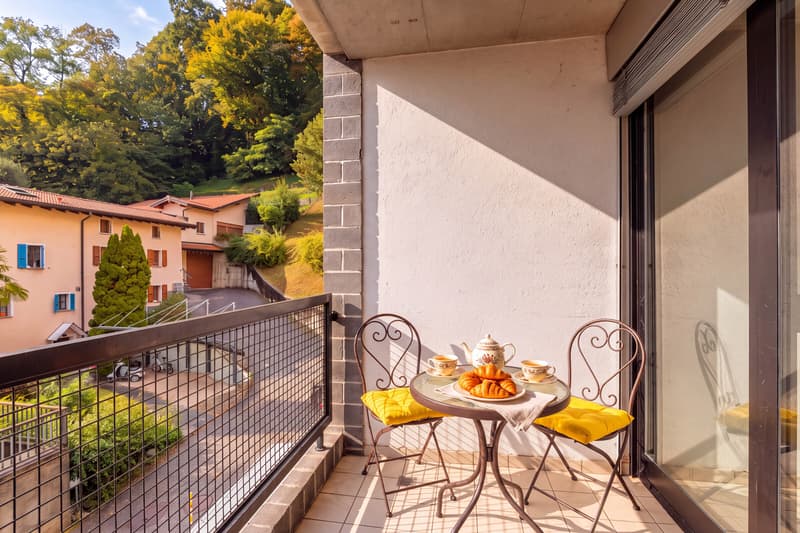 AFFITTASI AMPIO 2.5 LOCALI ARREDATO CON BALCONE A CANOBBIO (2)