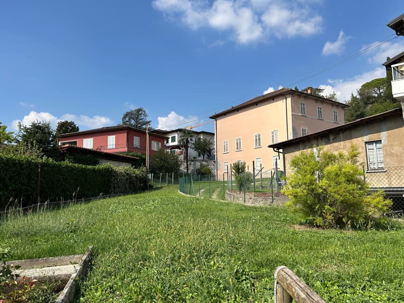 CASA DI 5 LOCALI CON GRANDE MAGAZZINO E GIARDINO A BALERNA (3)