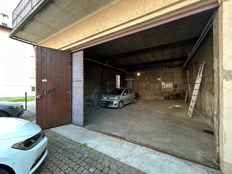 CASA DI 5 LOCALI CON GRANDE MAGAZZINO E GIARDINO A BALERNA (9)