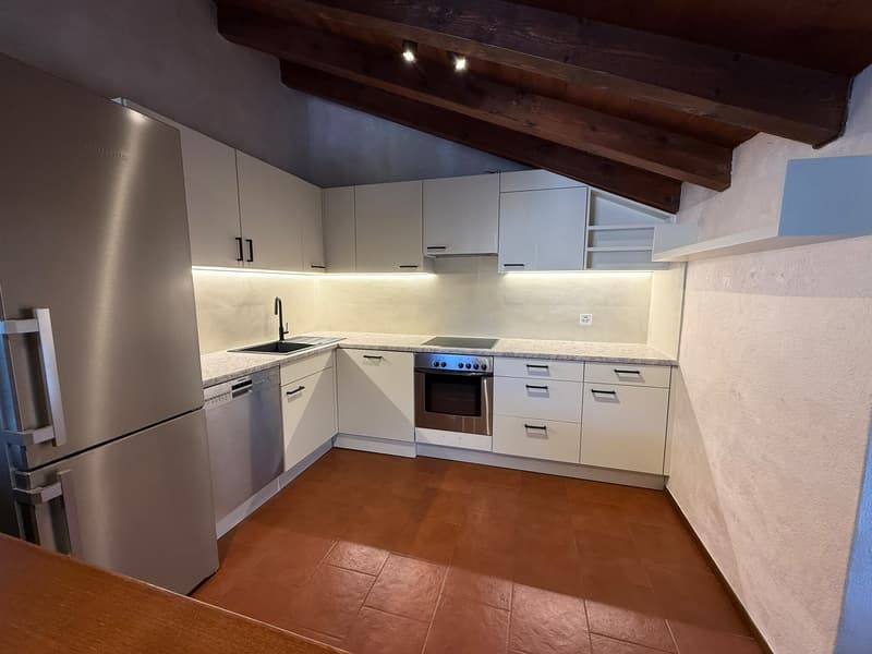 AFFITTASI ATTICO 5.5 LOCALI DI CHARME ARREDATO A MAGLIASO (4)