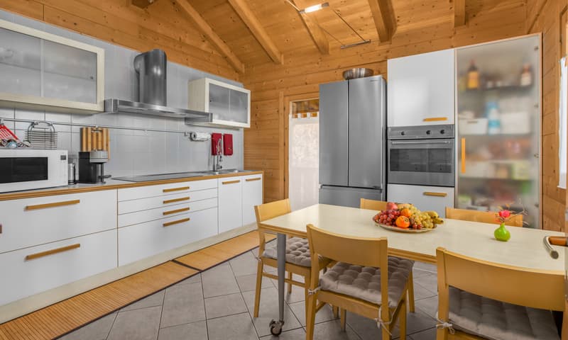 SPLENDIDA VILLA BIFAMILIARE 11 LOCALI IN PROVINCIA DI COMO (3)