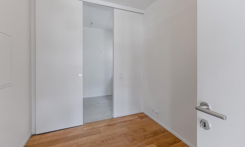 SPLENDIDO 2.5 LOCALI CON GIARDINO E VISTA LAGO A BISSONE (11)