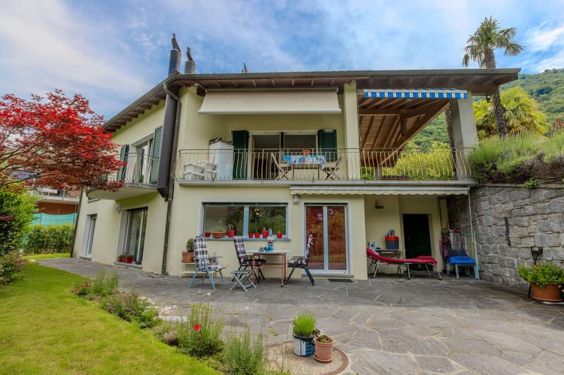 SPAZIOSA VILLA BIFAMILIARE 6.5 CON GIARDINO A CARABBIA (13)