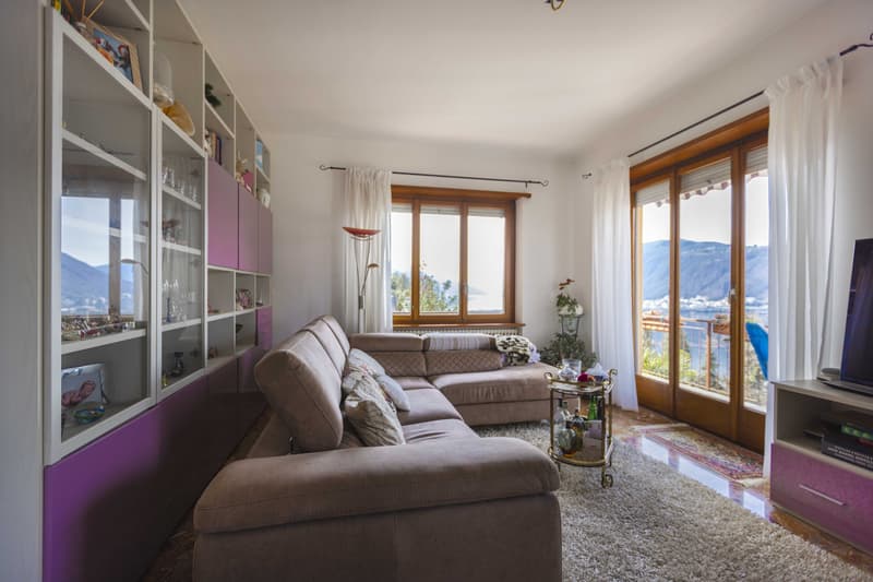 3 LOCALI CON VISTA LAGO MOZZAFIATO A CAMPIONE D'ITALIA (3)