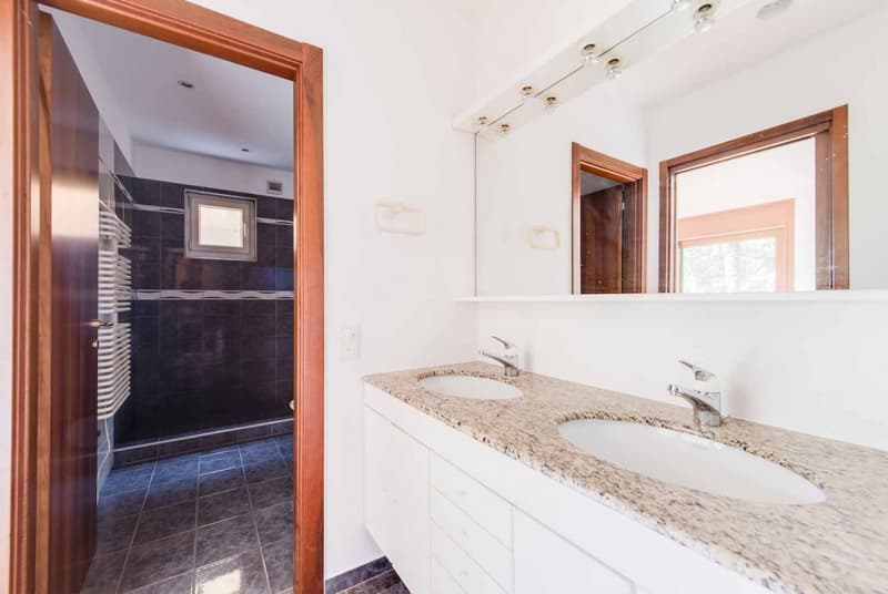 SPLENDIDA VILLA DI 6.5 LOCALI CON GRANDE GIARDINO A BIOGGIO (9)