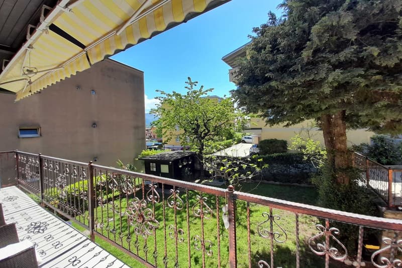 SPAZIOSA VILLA BIFAMILIARE CON GRANDE GIARDINO A CANOBBIO (11)