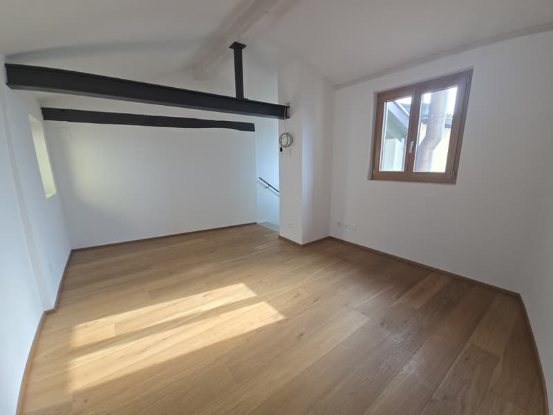 BELLA CASA RISTRUTTURATA 4.5 LOCALI VISTA LAGO A CADEMARIO (10)