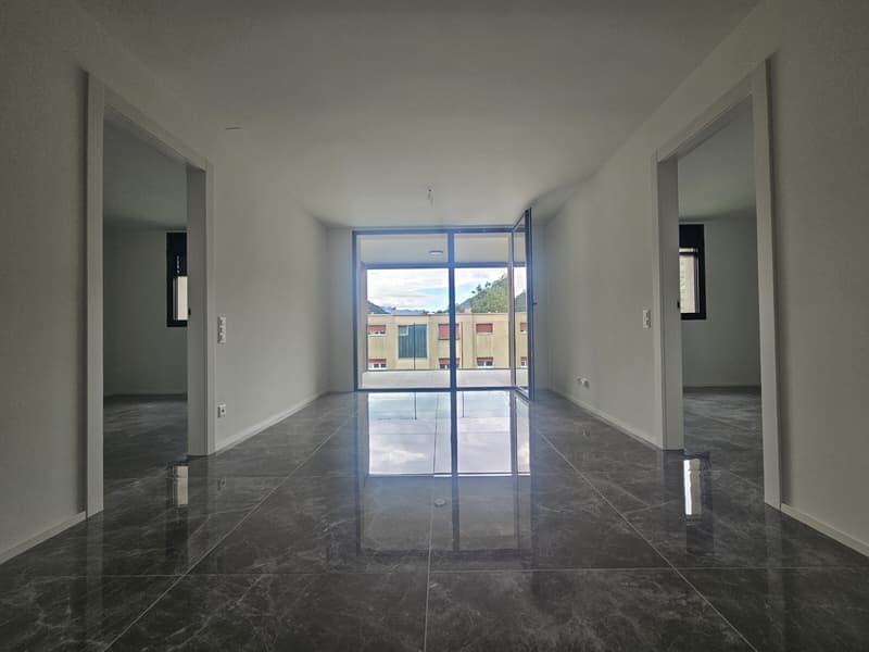 AFFITTASI NUOVO E BELLISSIMO 3.5 LOCALI A LUMINO (2)