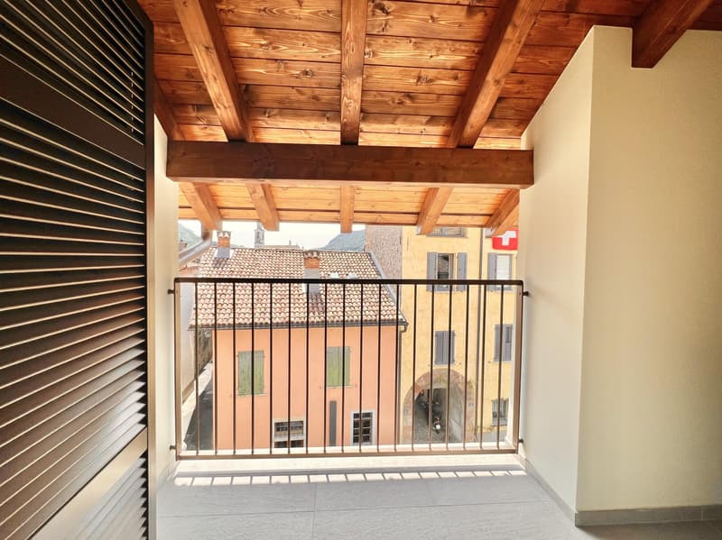 AFFITTASI GRAZIOSO 2.5 LOCALI CON BALCONE A RIVA SAN VITALE (2)