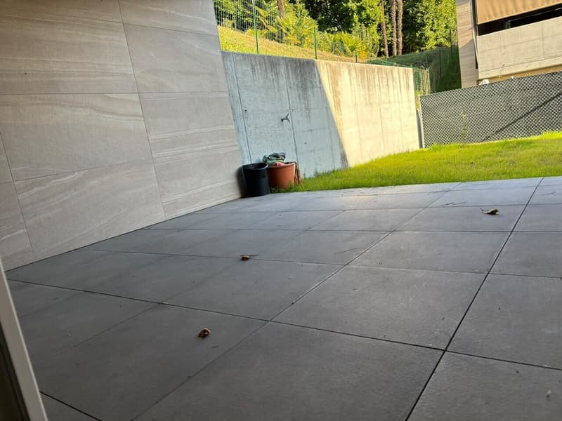 2.5 LOCALI DI RECENTE COSTRUZIONE CON GIARDINO A BALERNA (4)