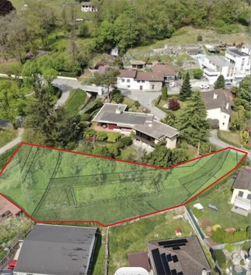 AMPIO TERRENO EDIFICABILE CON PROGETTO APPROVATO A MEZZOVICO (1)
