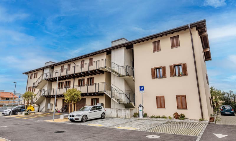 GRANDE STABILE DI 12 UNITA' A REDDITO A LIGORNETTO (13)