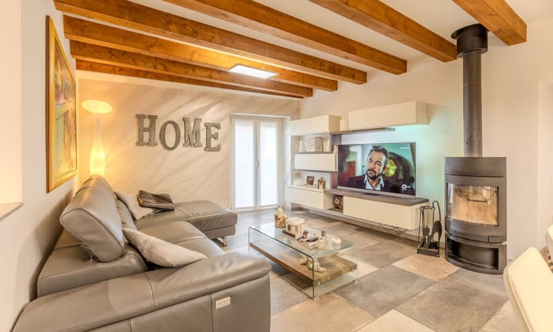 STUPENDA E AMPIA VILLA DI CHARME DI 5.5 LOCALI A MELIDE (5)